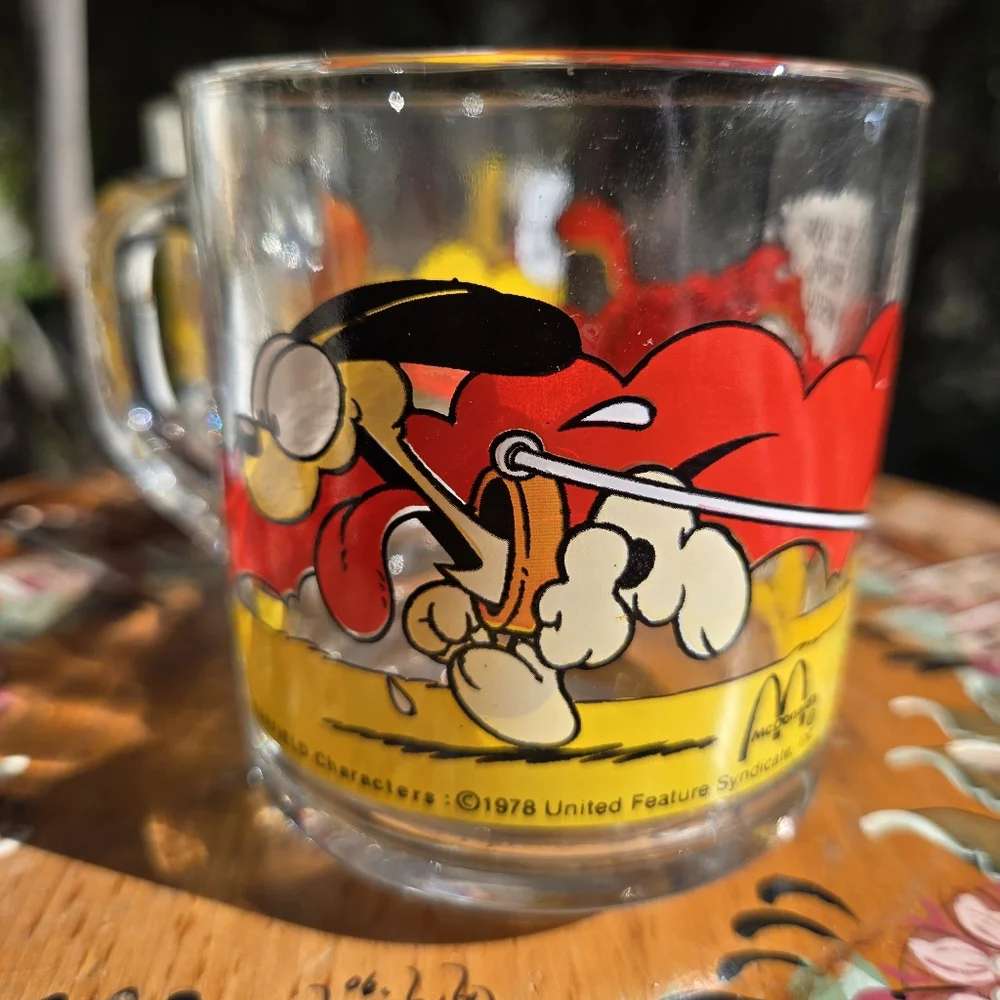 Vtg 1978 McDonald's Garfield & Odie Glass Mugs Cups Set of 2‎ Jim Davis UFS